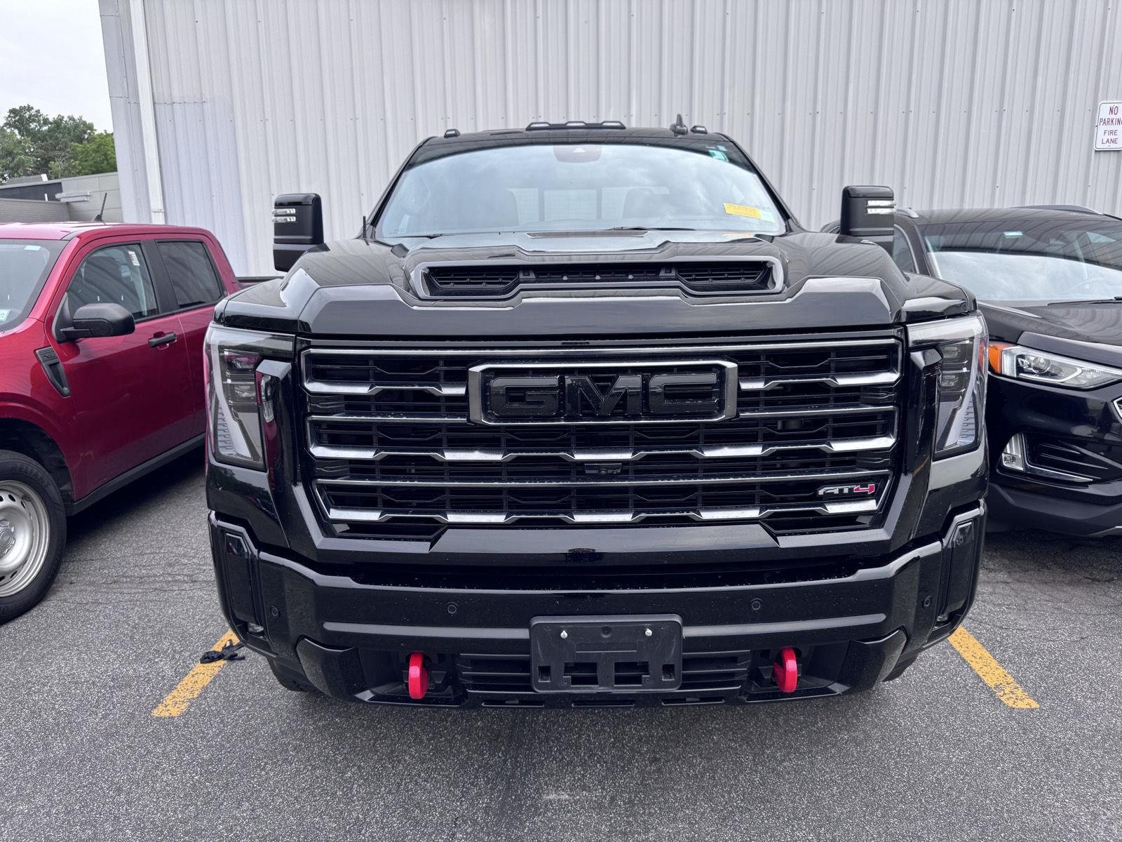 Used 2025 Onyx Black GMC AT4 image 2