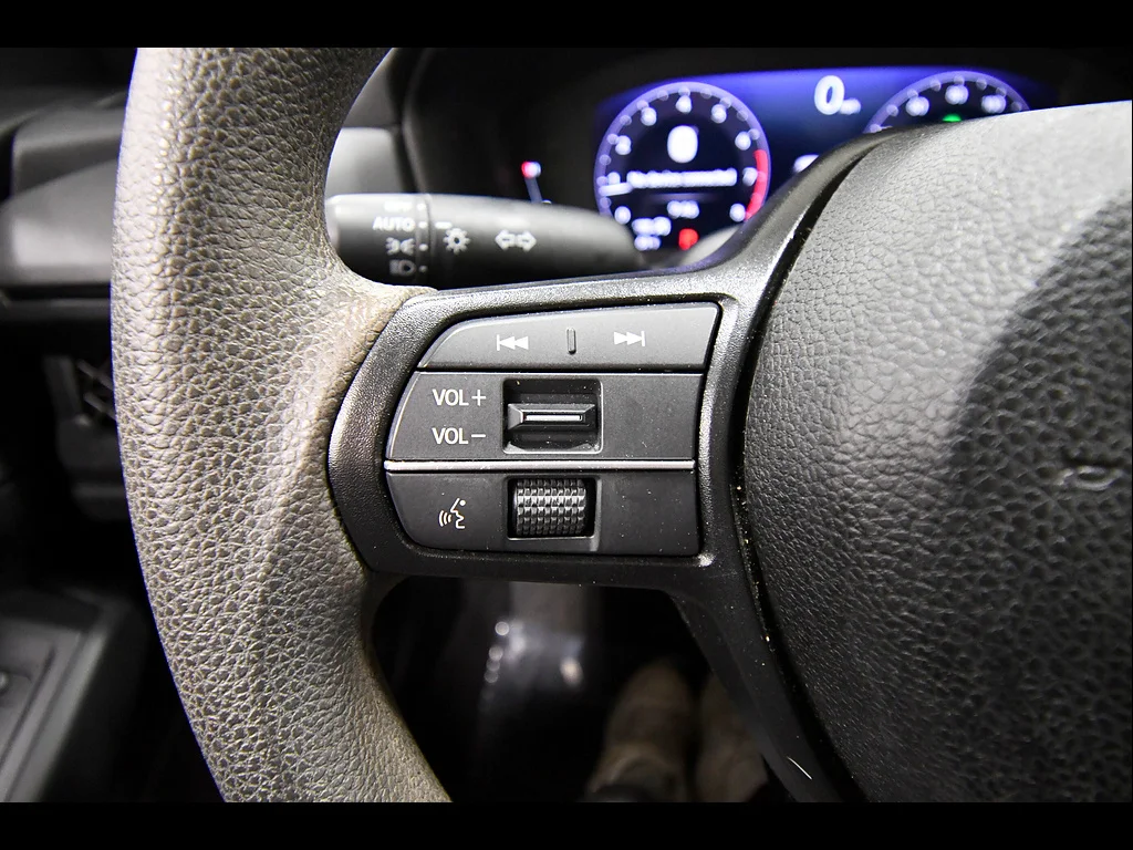 Used 2024 Solar Silver Metallic Honda LX image 18