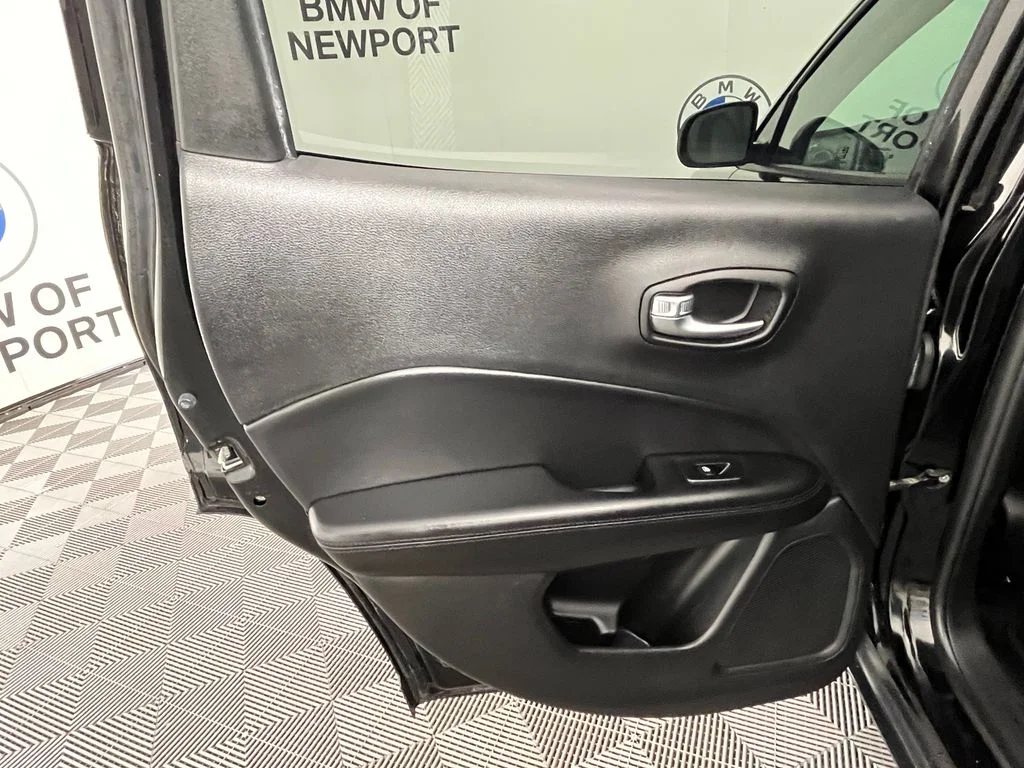 Used 2019 Black Jeep Latitude image 24