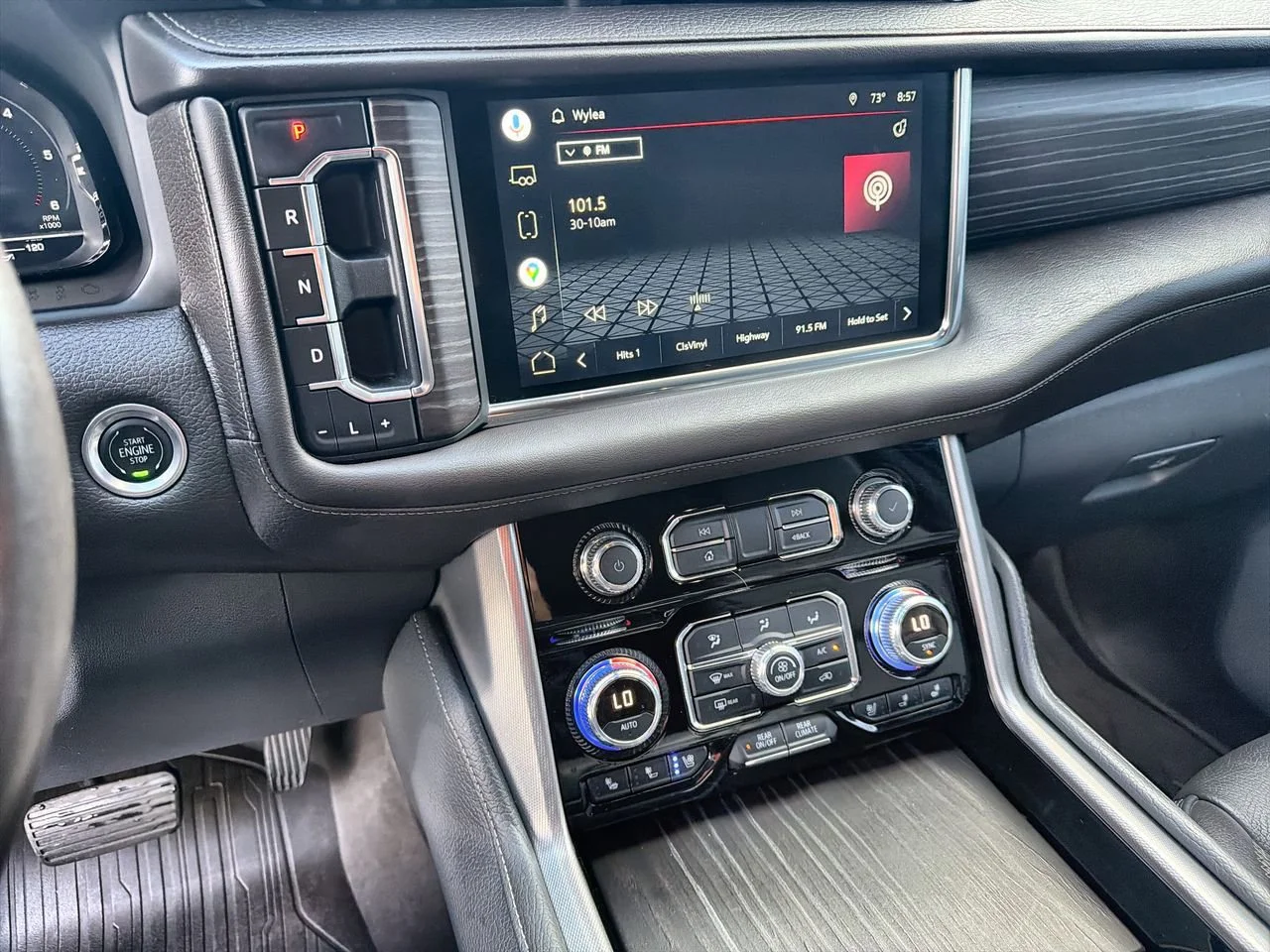 Used 2022 White Frost Tricoat GMC Denali image 13