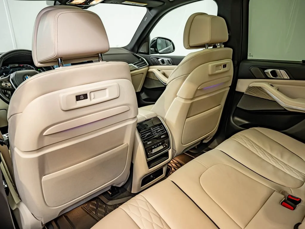 Used 2019 Arctic Gray Metallic BMW xDrive40i image 37