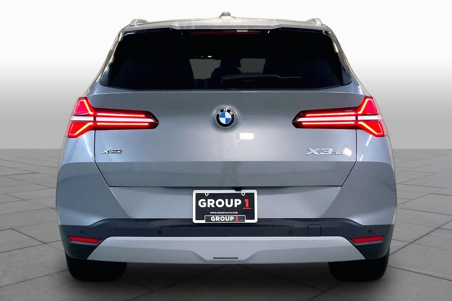 New 2026 Skyscraper Grey Metallic BMW 30 xDrive image 4
