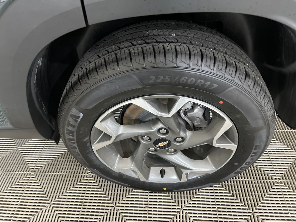 Used 2025 Gray Chevrolet LT image 10