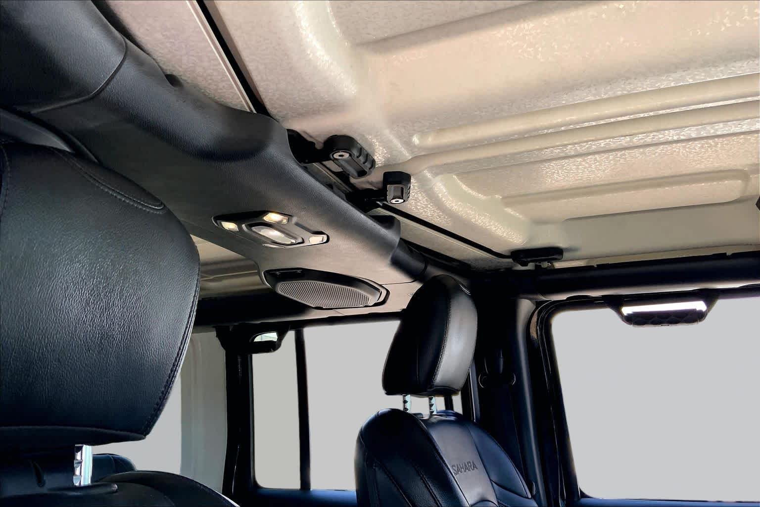 Used 2020 Black Clearcoat Jeep Sahara image 13