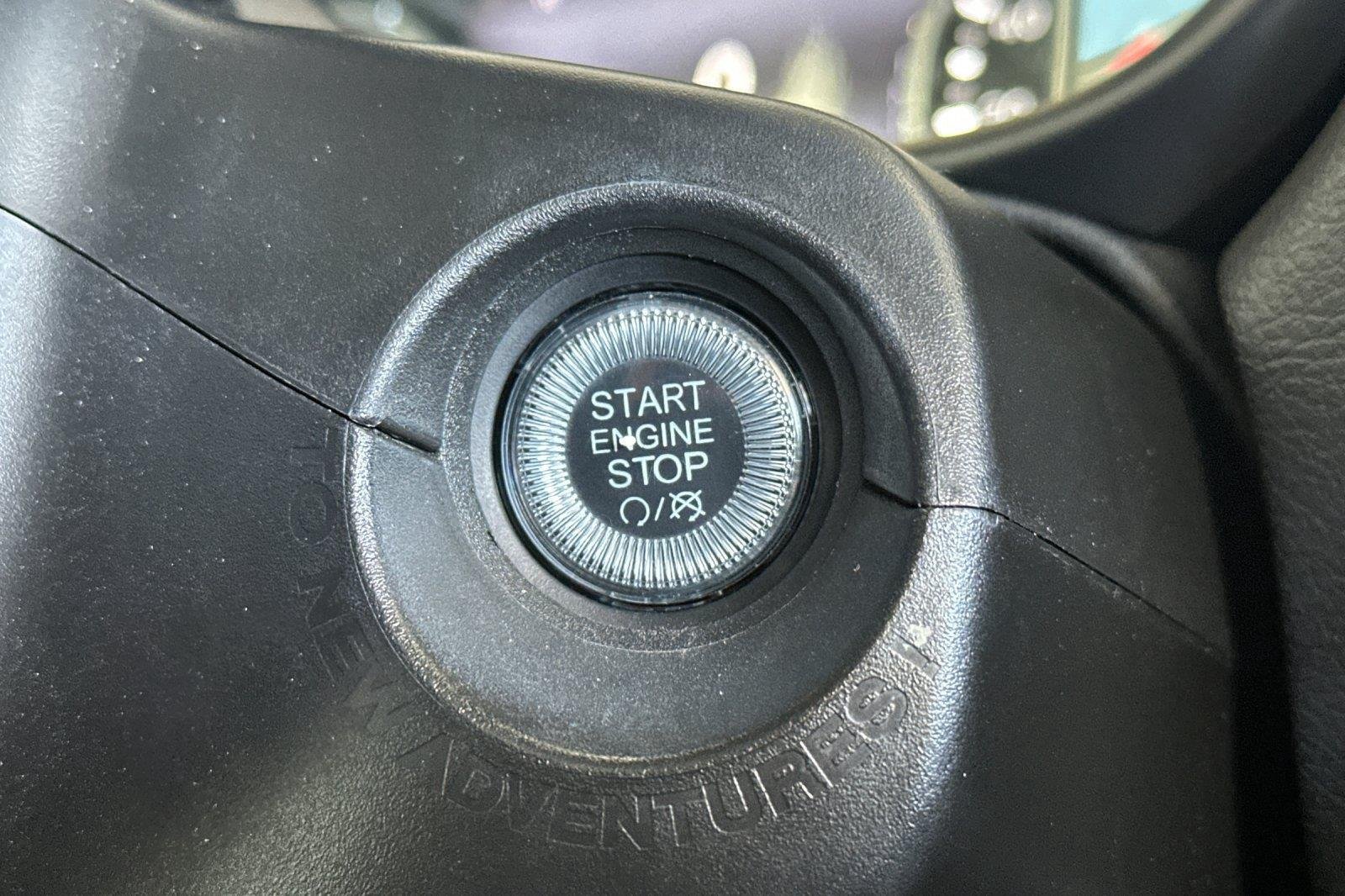 Used 2023 Black Clearcoat Jeep Altitude image 22