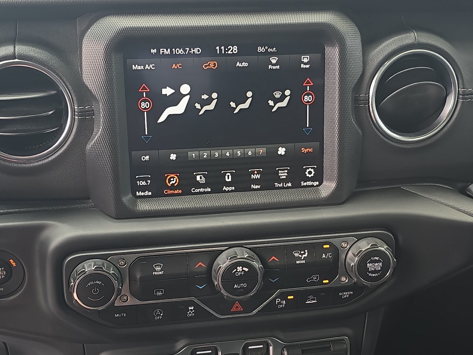 Used 2021 White Jeep Unlimited Sahara image 27