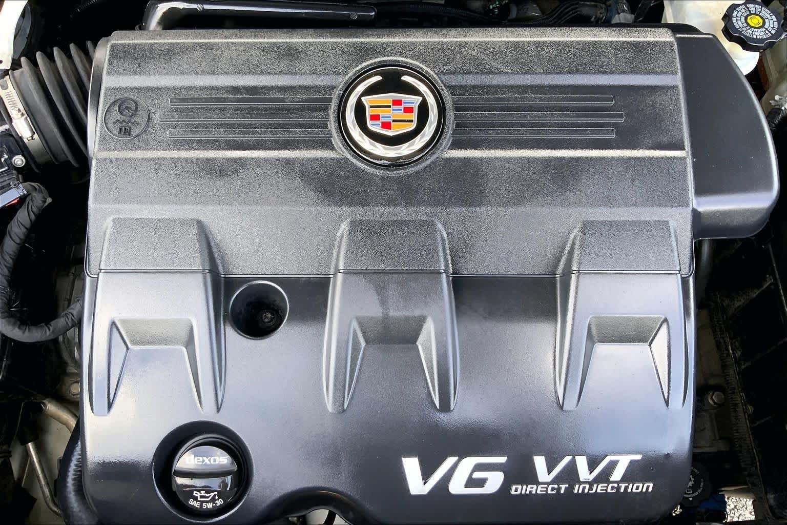 Used 2013 Platinum Ice Tricoat Cadillac Luxury Collection image 32