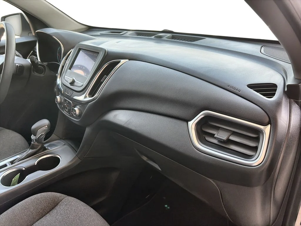 Used 2022 White Chevrolet LT image 30
