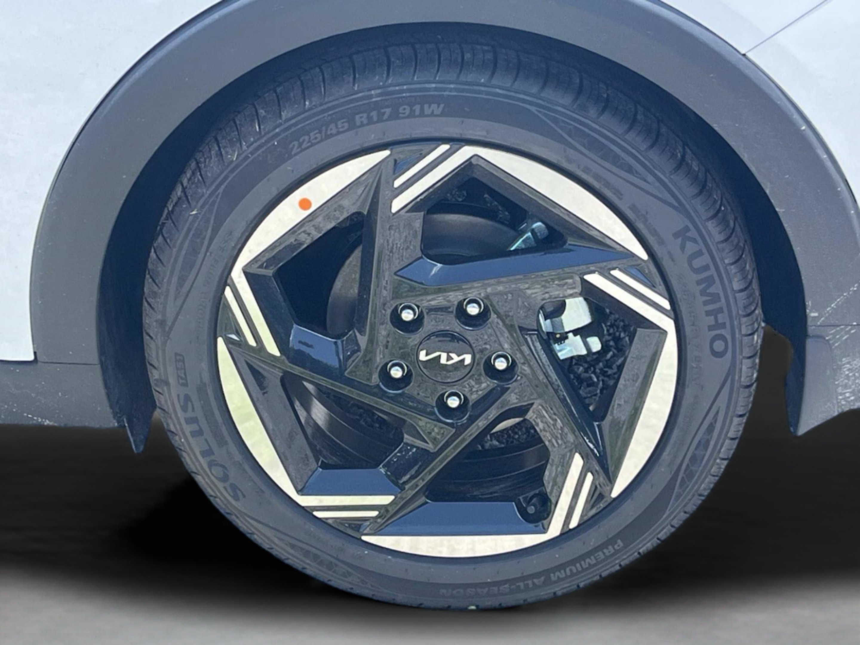 New 2026 Snow White Pearl Kia EX image 35