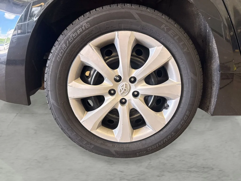 2021 Toyota Corolla LE - Photo 22