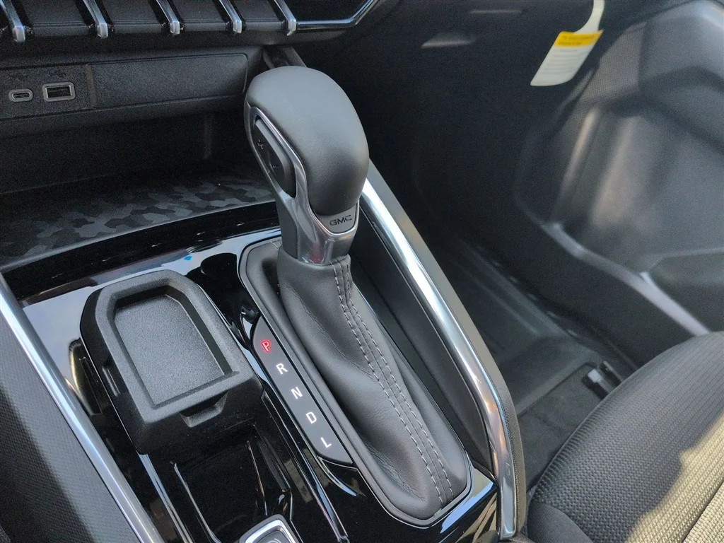 New 2026 Sterling Metallic GMC Elevation image 40
