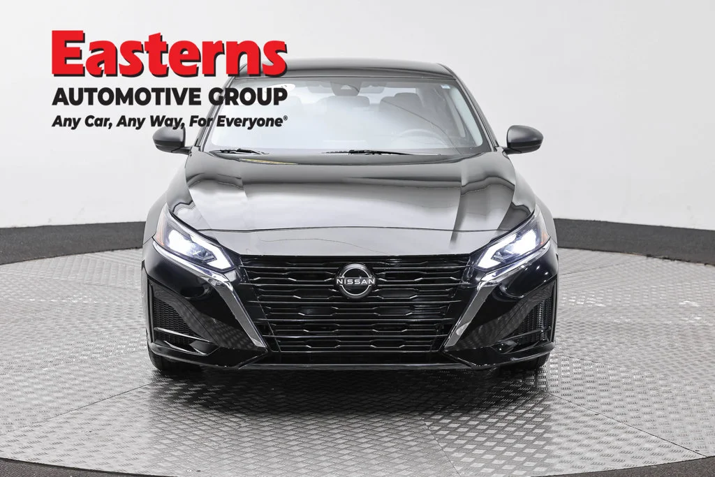 Used 2024 Black Nissan 2.5 SV image 2