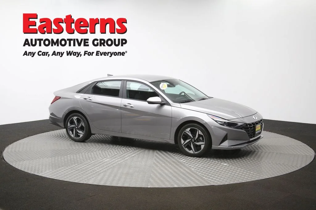 Used 2023 Silver Hyundai SEL image 42