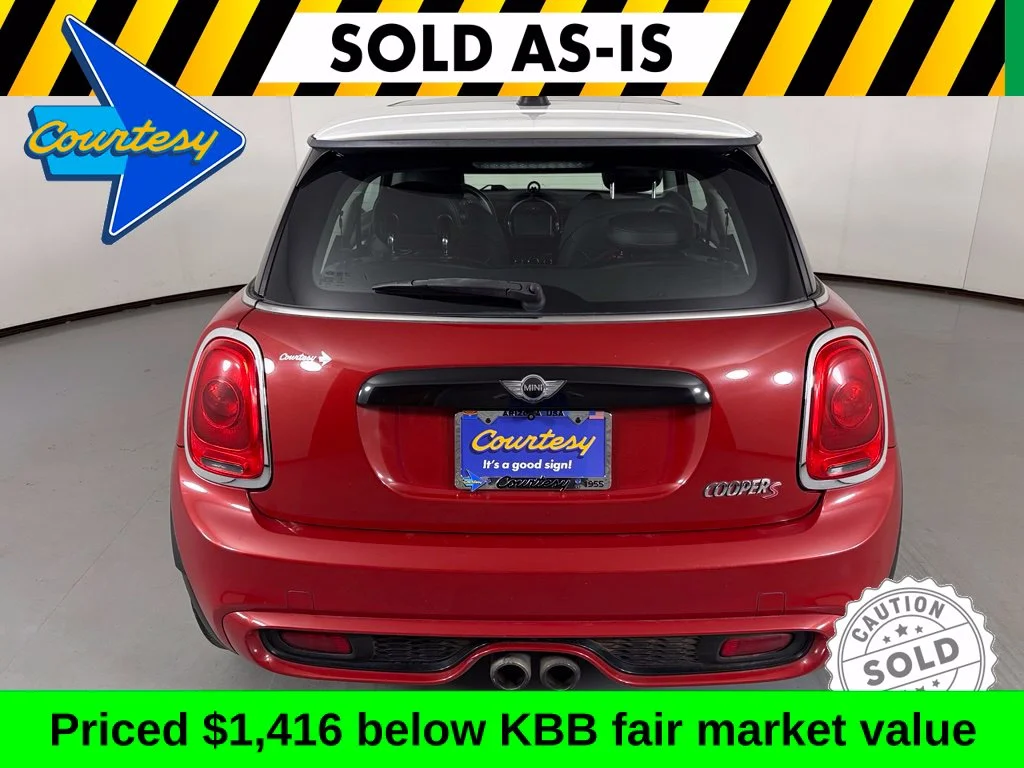 Used 2015 Red MINI Base image 7