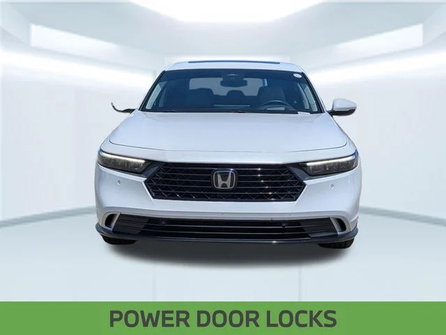 Used 2023 White Honda Touring image 11