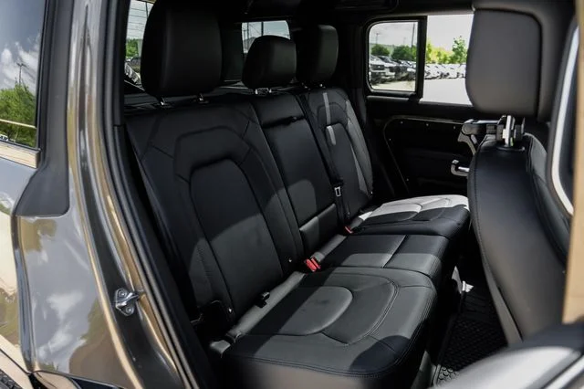 New 2026  Land Rover X-Dynamic SE image 44