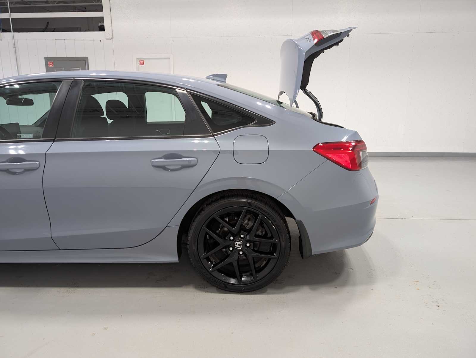 Used 2022 Sonic Gray Pearl Honda Sport image 11