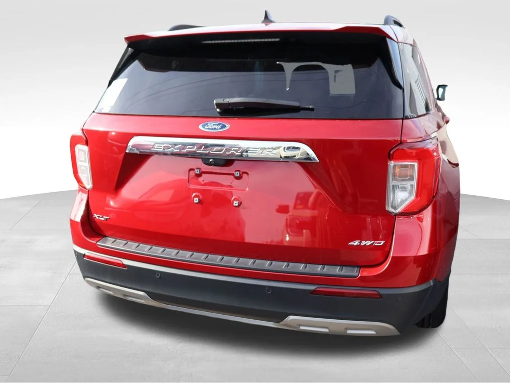 Certified Used 2022 Red Metallic Ford XLT image 14