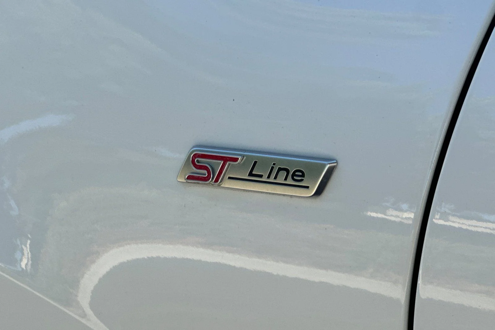 Used 2019 Oxford White Ford ST image 22