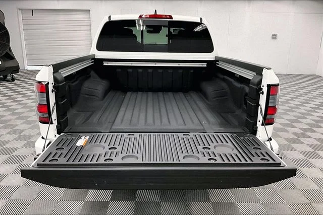 New 2026 Glacier White Nissan PRO-4X w/R Package image 18