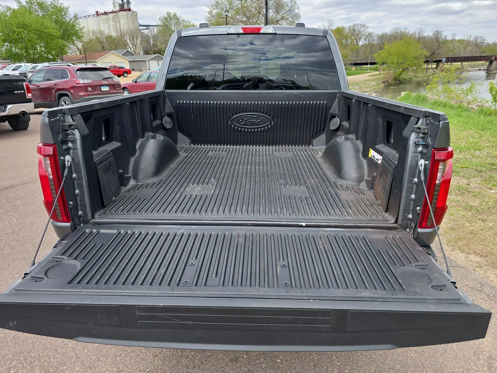 Used 2025 Carbonized Gray Metallic Ford XLT image 6