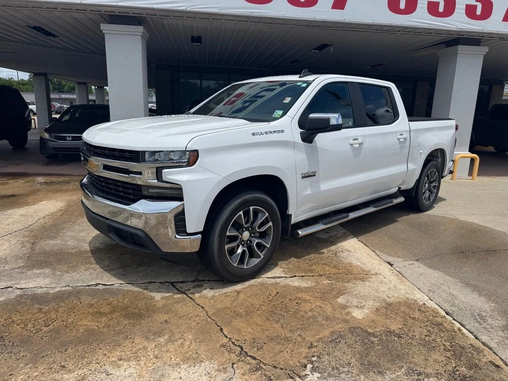 Used 2020 White Chevrolet LT image 2