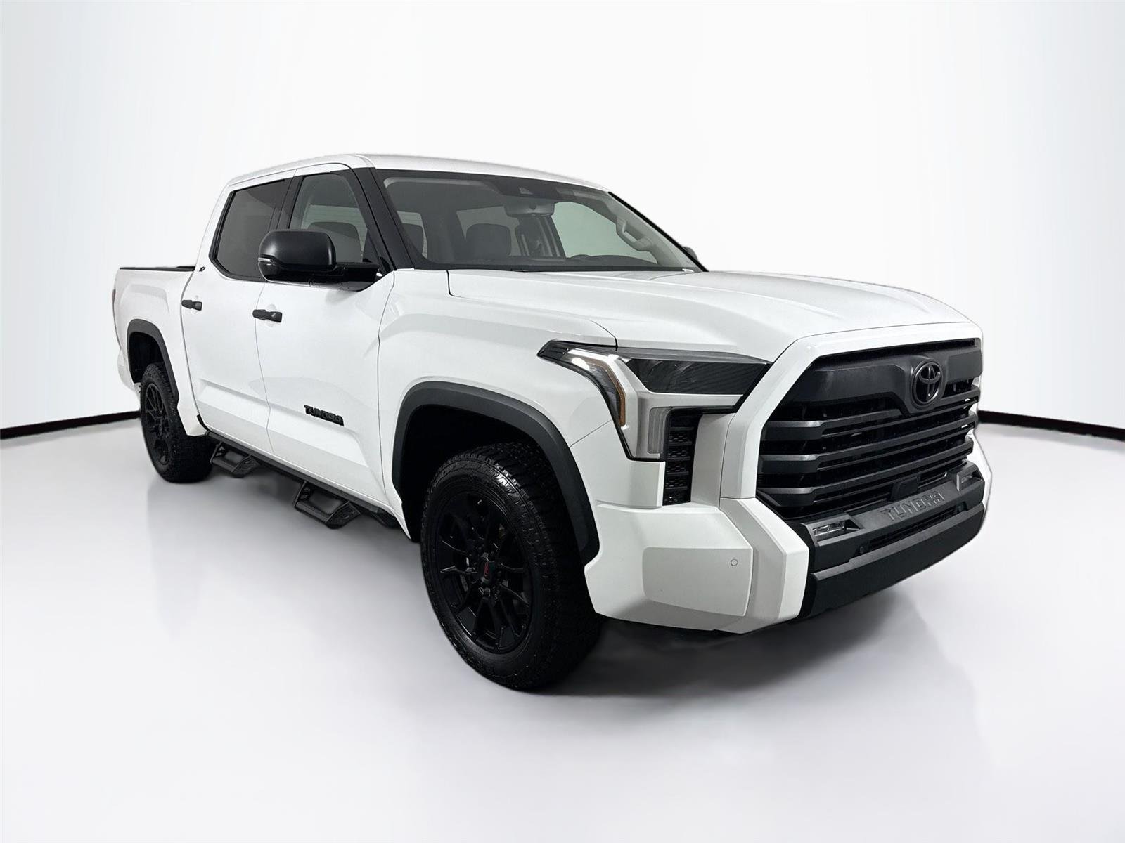 Used 2023 Ice Cap Toyota SR5 image 9