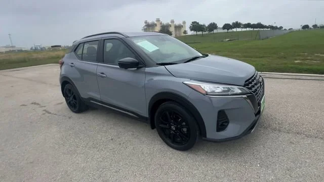 Used 2023 Gray Nissan SR Xtronic CVT image 2