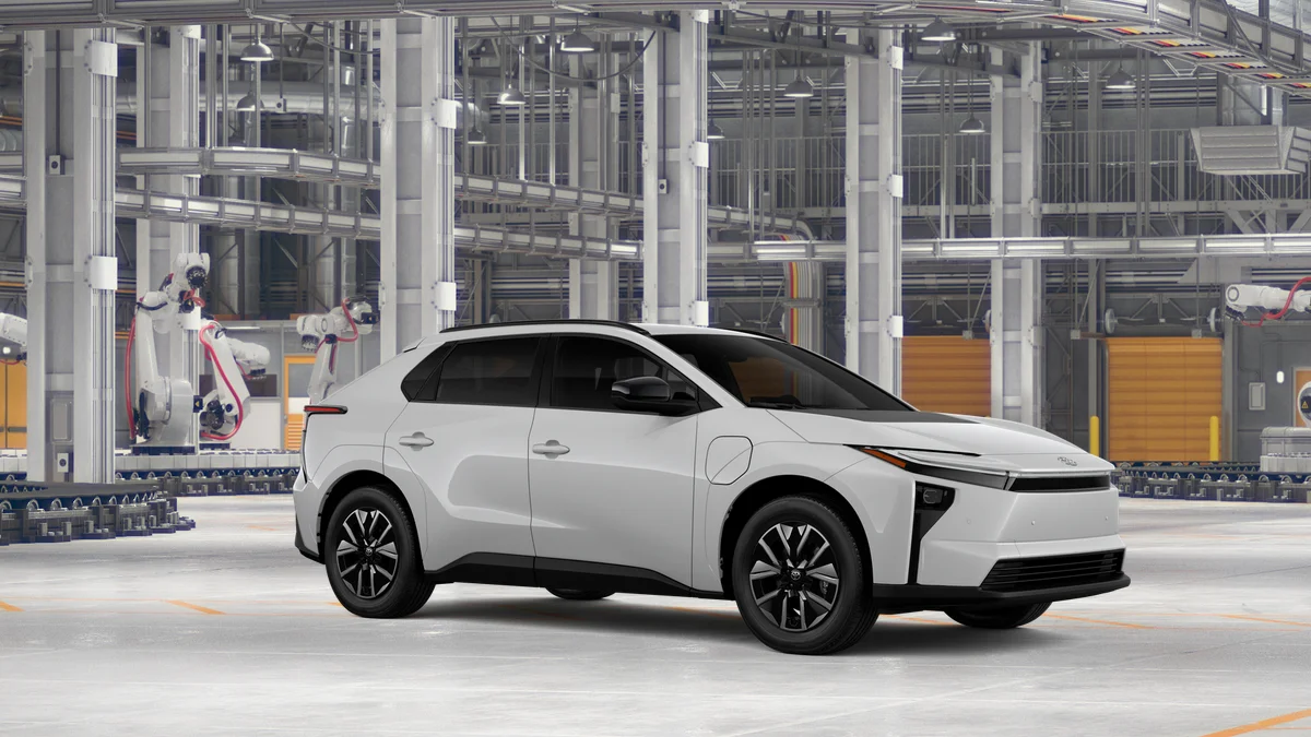 New 2027 Wind Chill Pearl Toyota XLE image 14