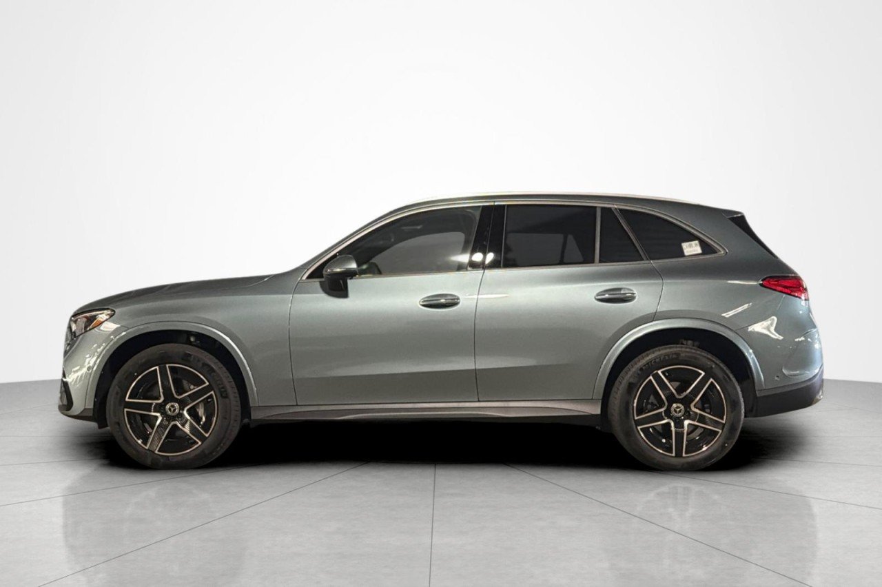 New 2026 Verde Silver Metallic Mercedes-Benz GLC 300 SUV image 2