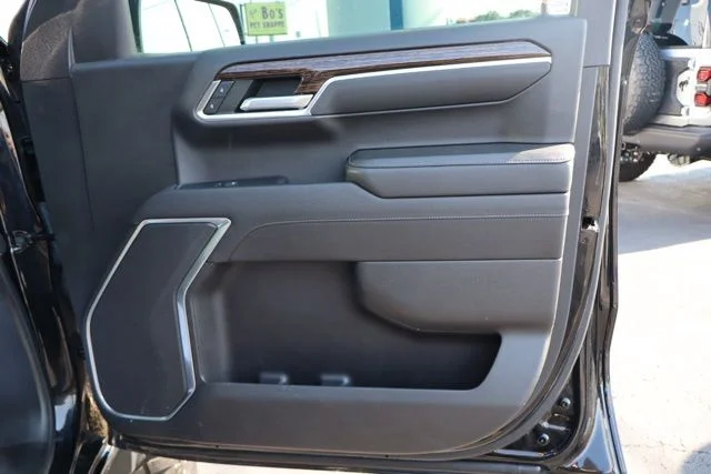 Used 2022 Black GMC Elevation image 31