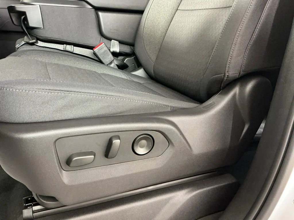 New 2026 Summit White Chevrolet LT (2FL) image 5