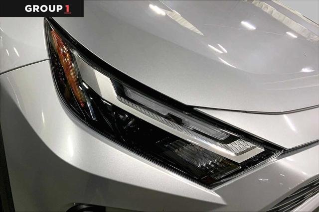 Certified Used 2025 SILVER SKY METALLIC Toyota  image 28