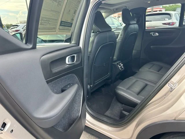 2023 Volvo XC40 Plus - Photo 24