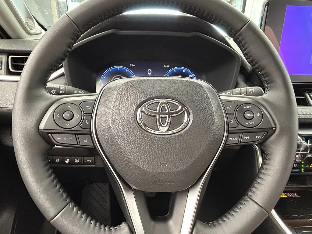 Used 2025 Silver Sky Metallic Toyota Limited image 30
