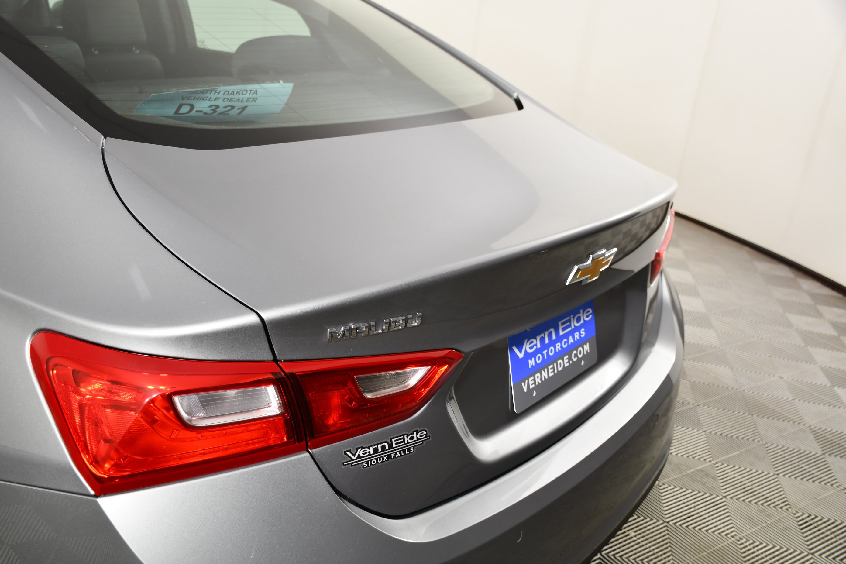 Used 2024 Sterling Gray Metallic Chevrolet LT image 15