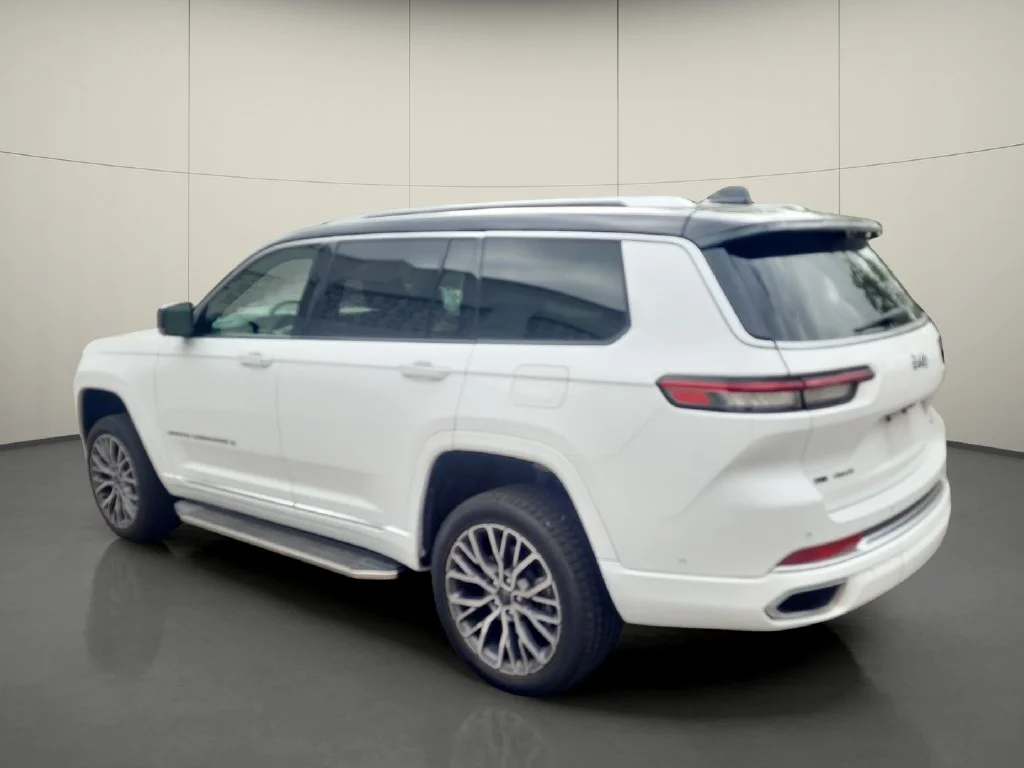 Used 2021 White Jeep Summit image 5