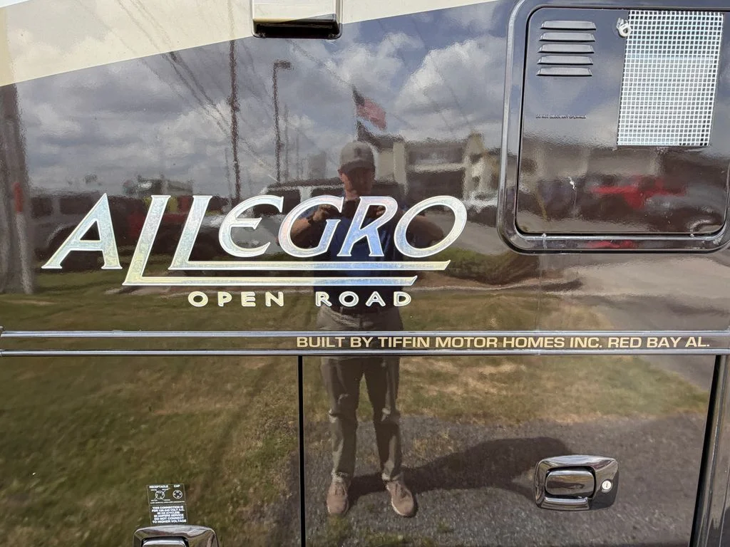 Used 2014  Tiffin  image 37