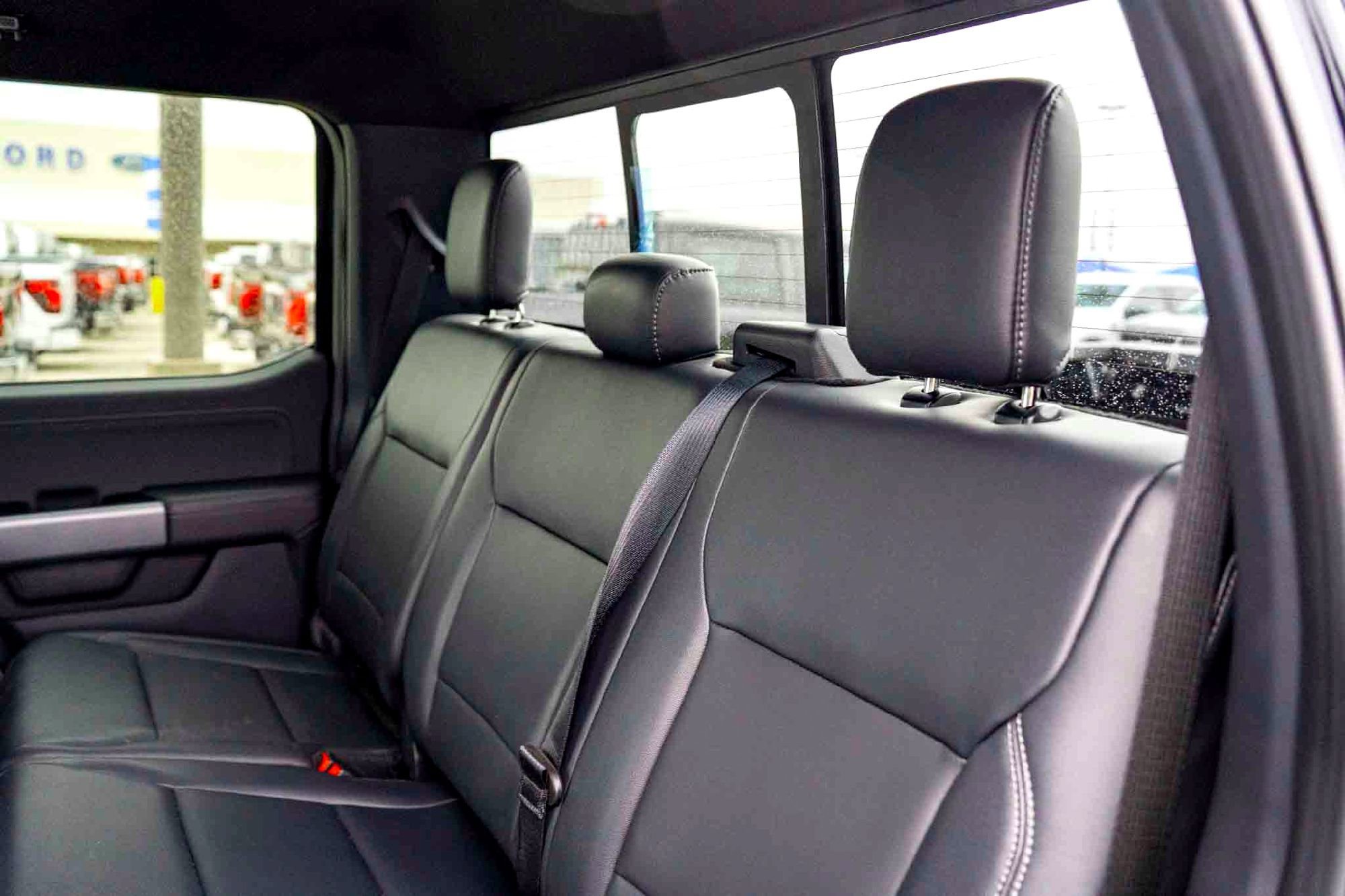 New 2025 Agate Black Metallic Ford XLT image 18