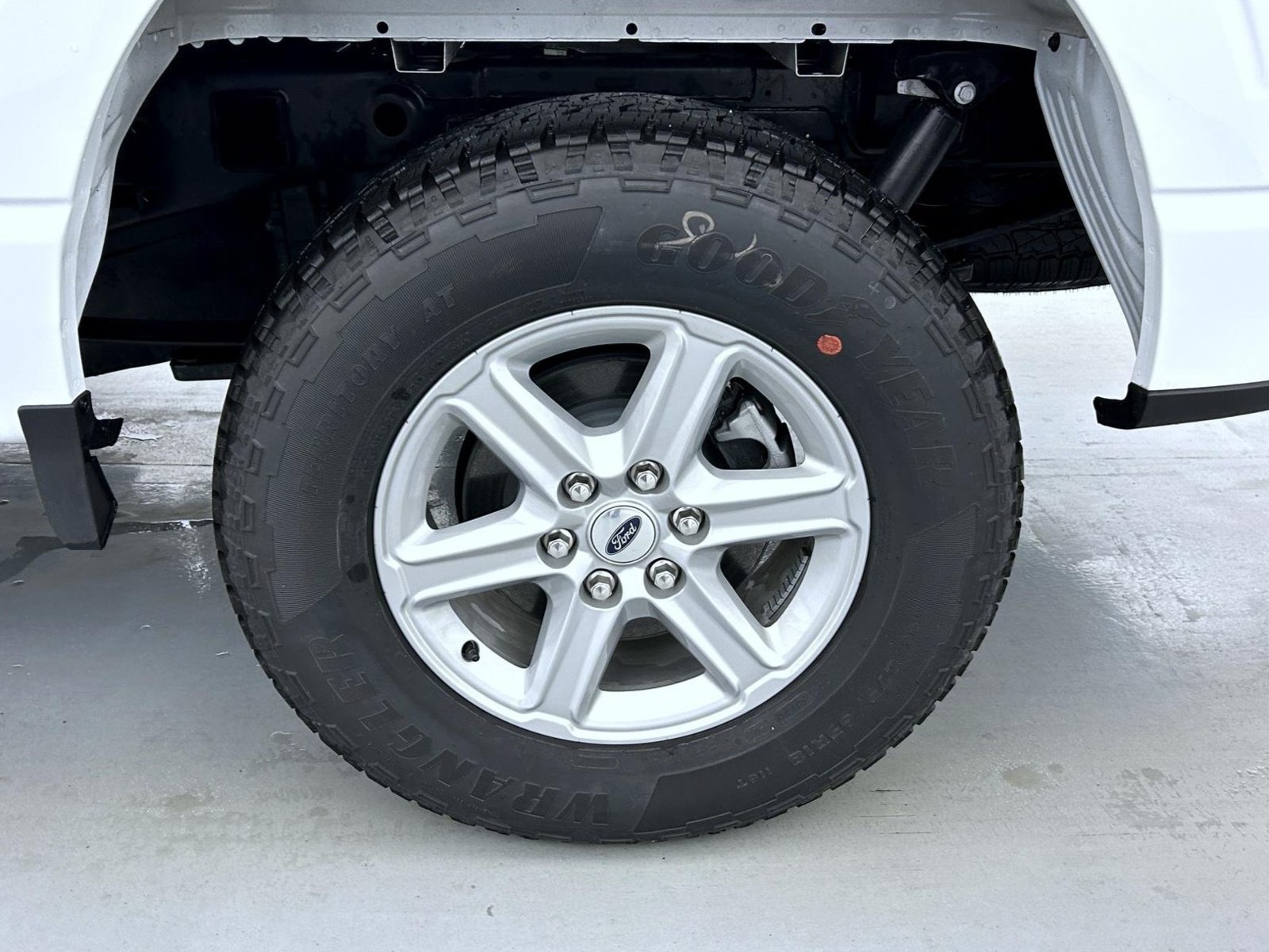 New 2026 Oxford White Ford XLT image 23