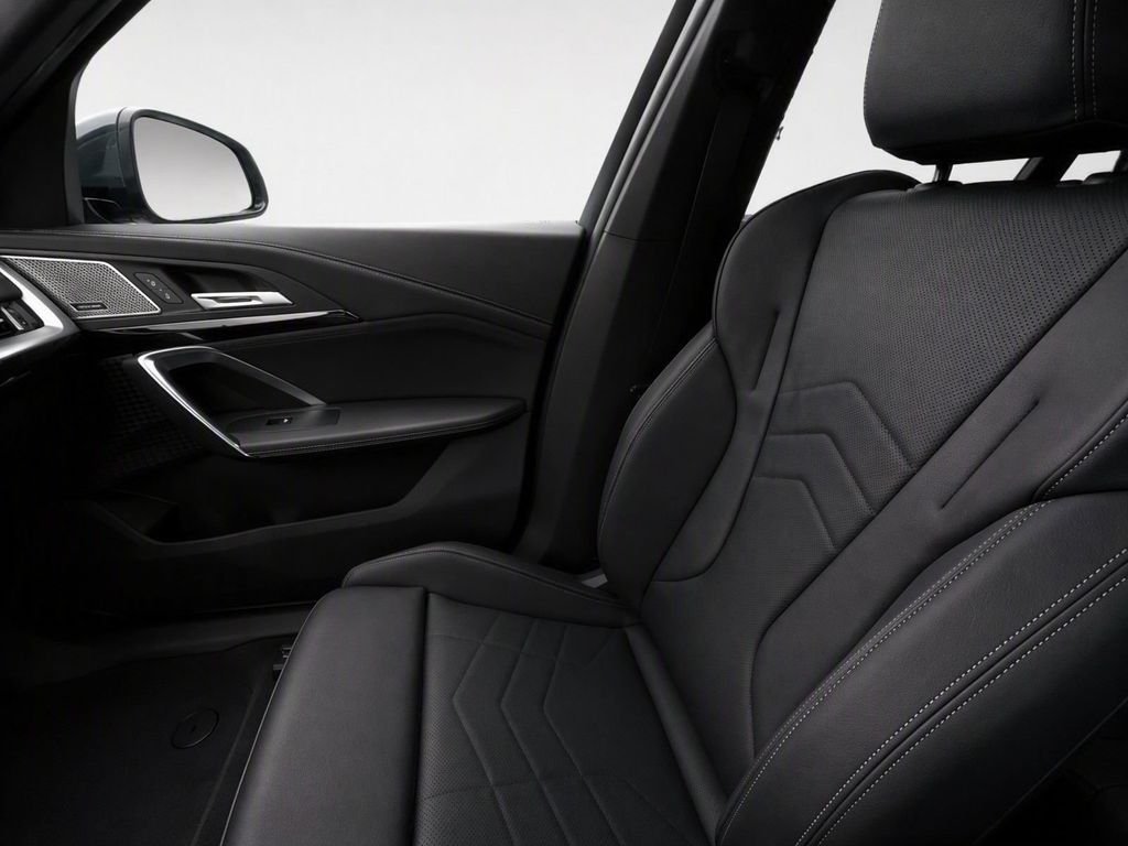 New 2027 Black Sapphire Metallic BMW xDrive28i image 31