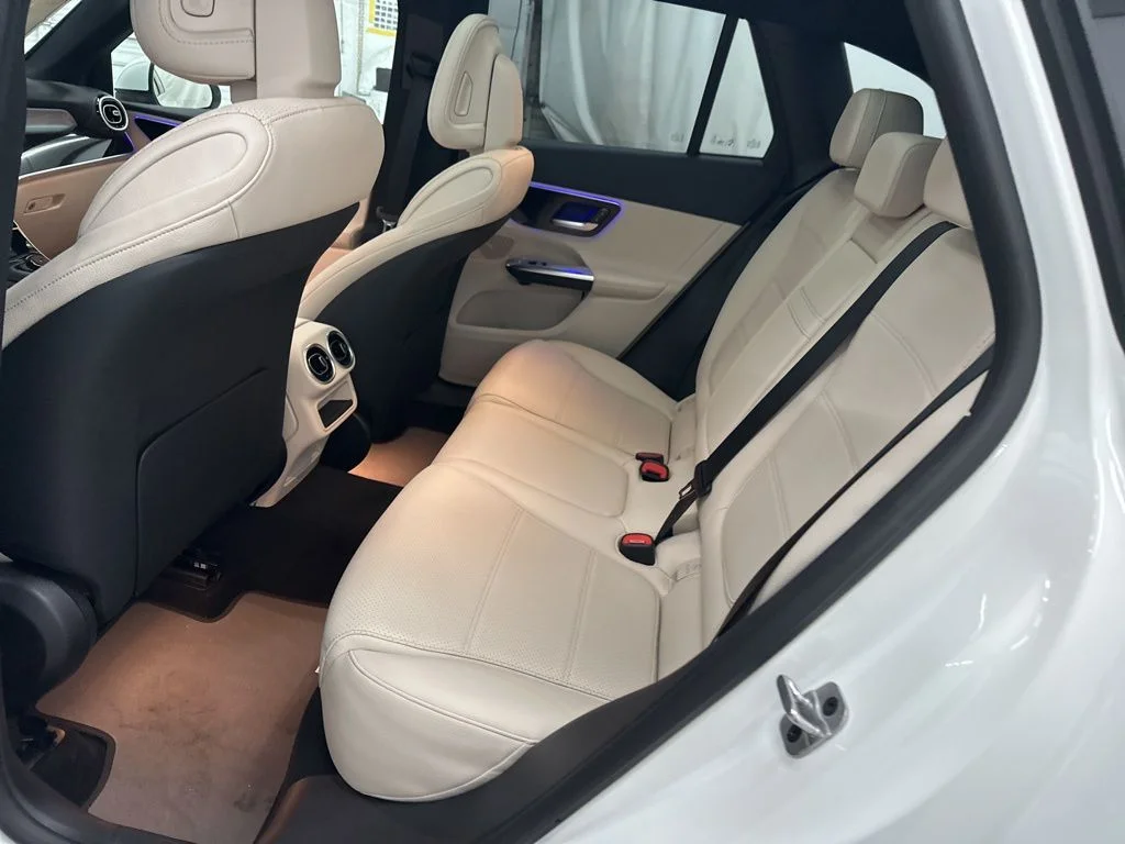 Used 2026 White Mercedes-Benz GLC 300 image 21