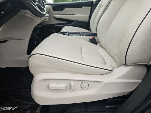 2025 Honda Odyssey Touring - Photo 25