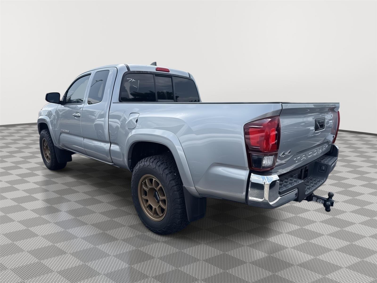 Used 2020 Silver Sky Metallic Toyota SR5 V6 image 5