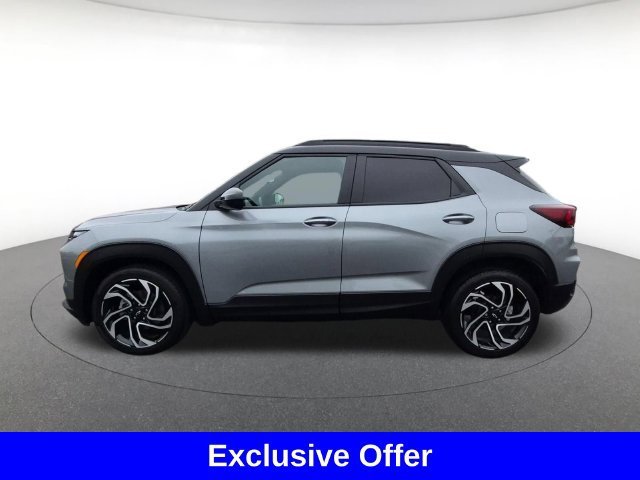 Used 2025 Sterling Gray Metallic Chevrolet RS image 4