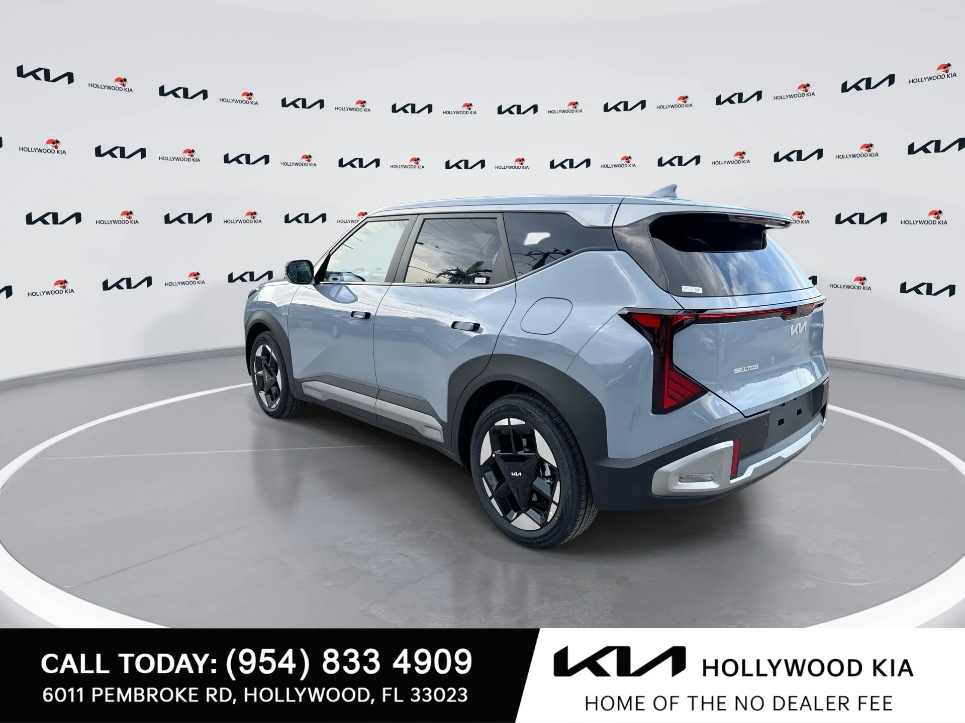 New 2027 Pale Gray Kia S image 6
