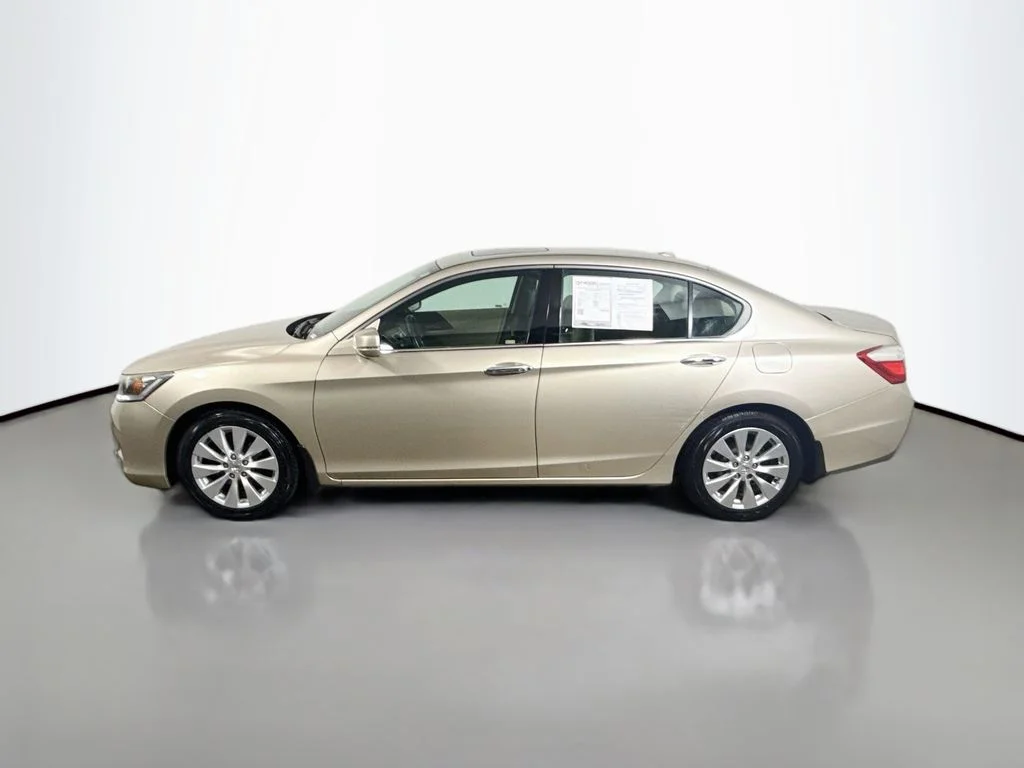 Used 2014 Champagne Frost Pearl Honda EX-L image 4