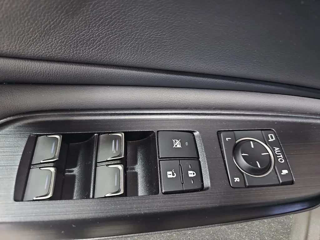 Used 2021 Silver Lexus 350 image 30