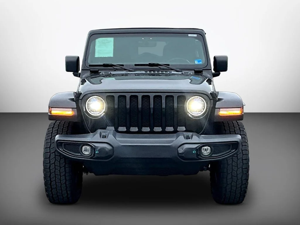 Used 2022 Black Jeep Unlimited High Tide image 2