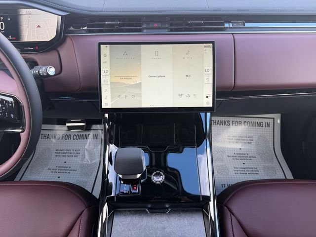 New 2026 Santorini Black Land Rover Dynamic SE image 15